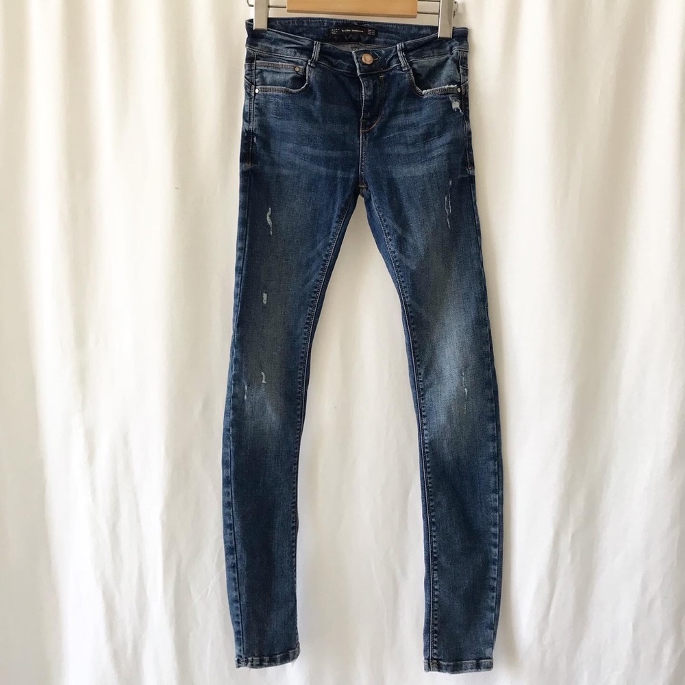 Zara distressed skinny jeans  Size 2